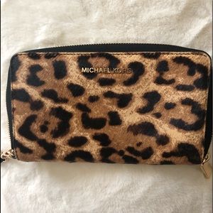 Michael kors wallet